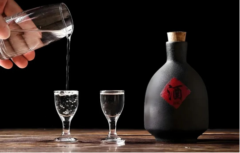 低度白酒就是加水降度？汾酒加碼38度以下產品，打破誤解